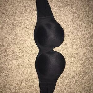 Black Victoria’s Secret strapless bra